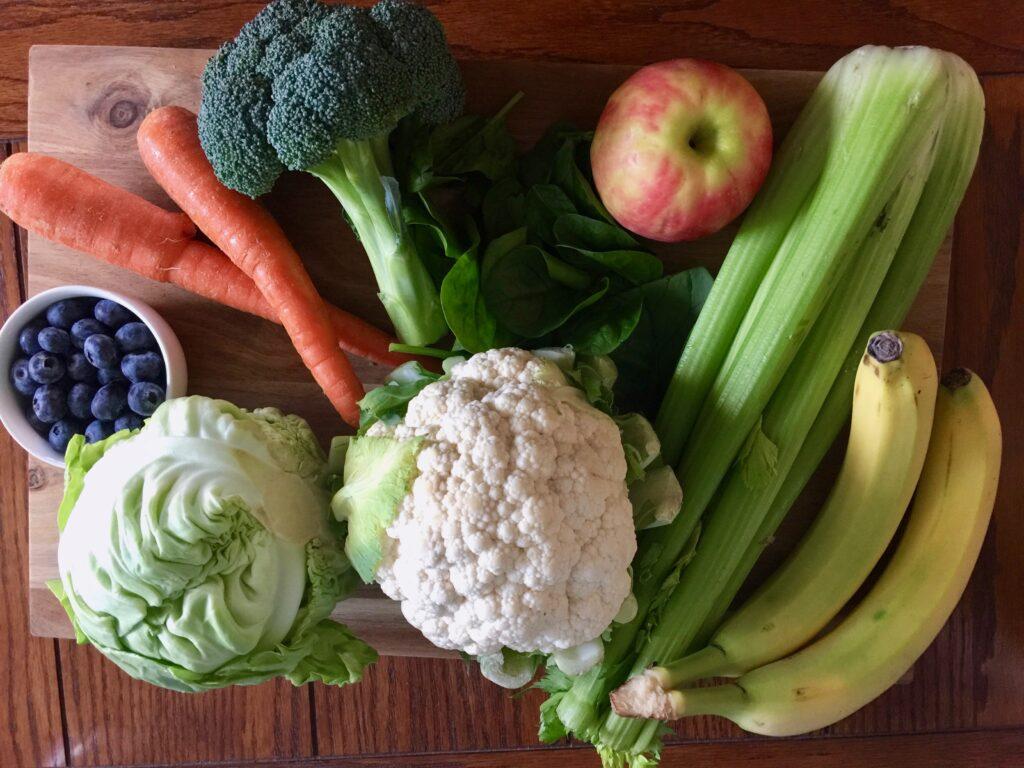 A Natural diet of bananas, carrots, apples, cauliflower, cabbage, spinach, blueberries, and celery. 